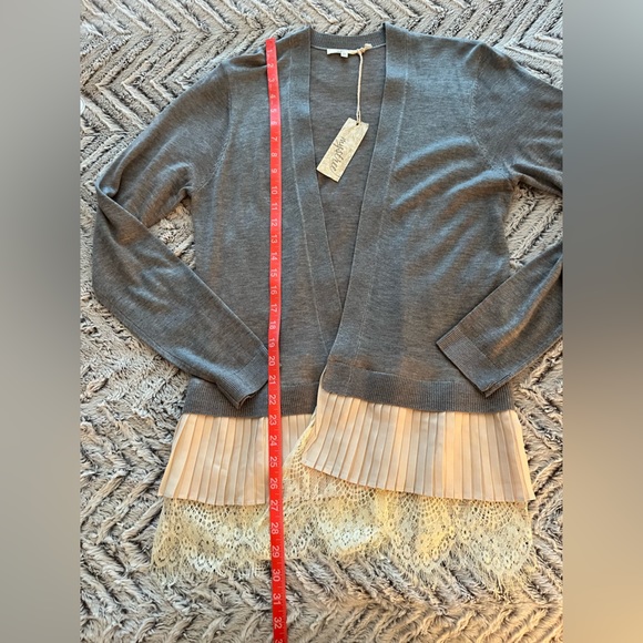 Mystree grey cardigan with lace details - Picture 8 of 9